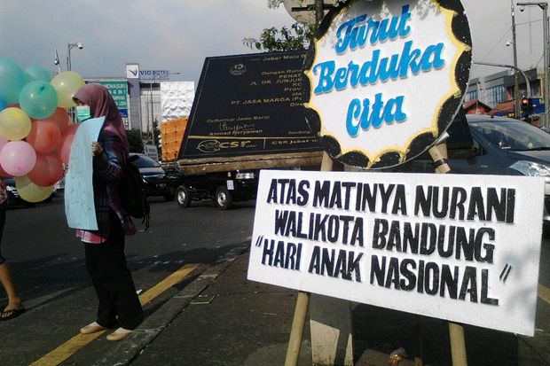 Anak Jalanan Protes...