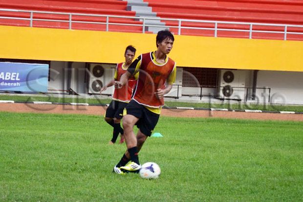 Striker Laskar Wong...