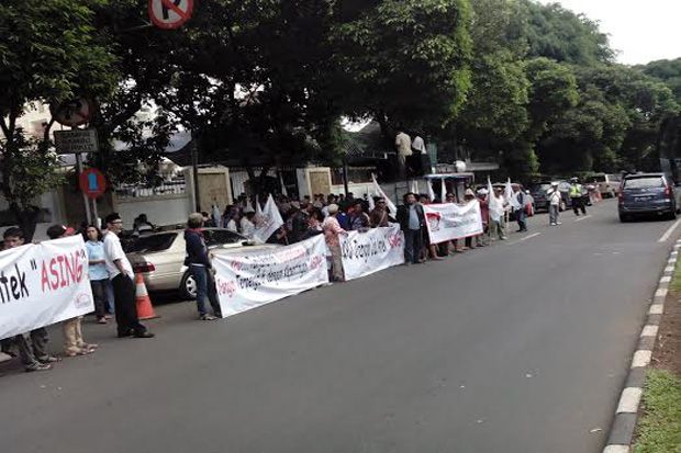 Dinilai Tidak Profesional...