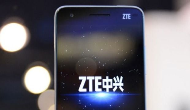 ZTE Kerjakan Phablet...