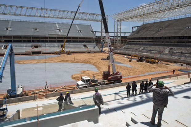 Pembangunan Stadion...