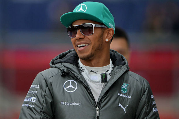 Hamilton Tercepat di...