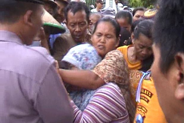 Ricuh, Pembagian Zakat...