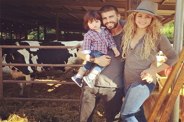 Gerard Pique Ajak Keluarga...