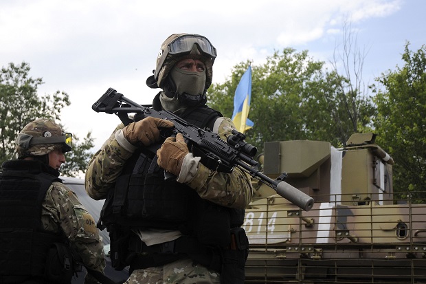 Dua Tentara Ukraina...