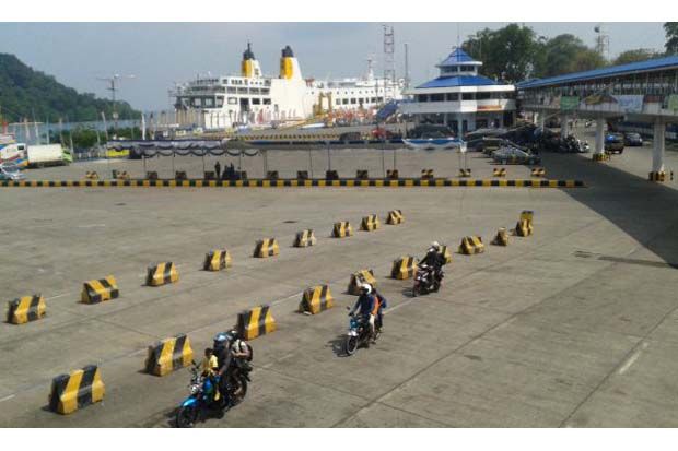 Siang ini Pelabuhan...