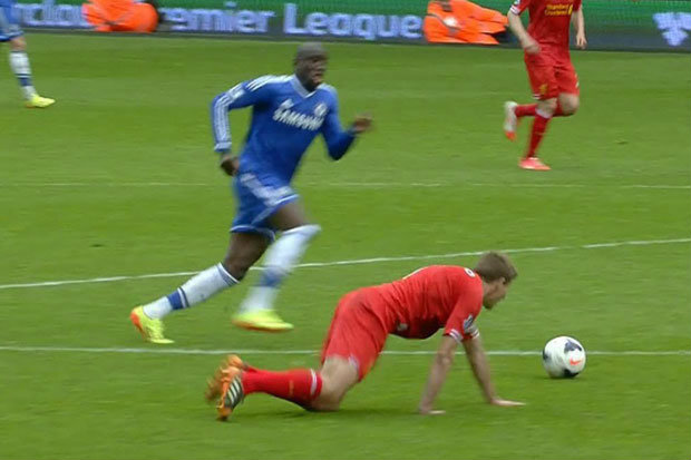 Gerrard Dibayangi Insiden...