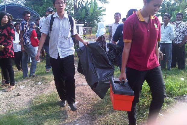 Makam Ketua DPRD Karawang...