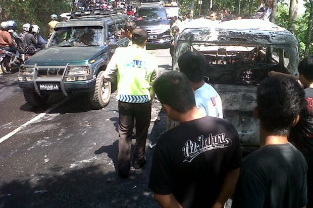 Mobil Terbakar di Tanjakan...