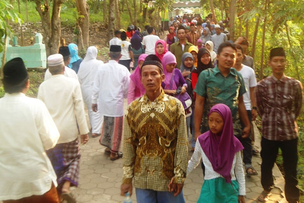 Syawalan di Kendal,...