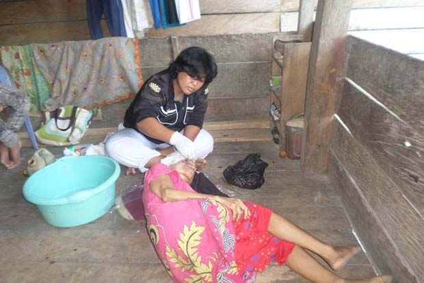 Nenek Nyaris Buta karena...