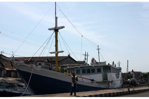 Cuaca Buruk, Syahbandar...