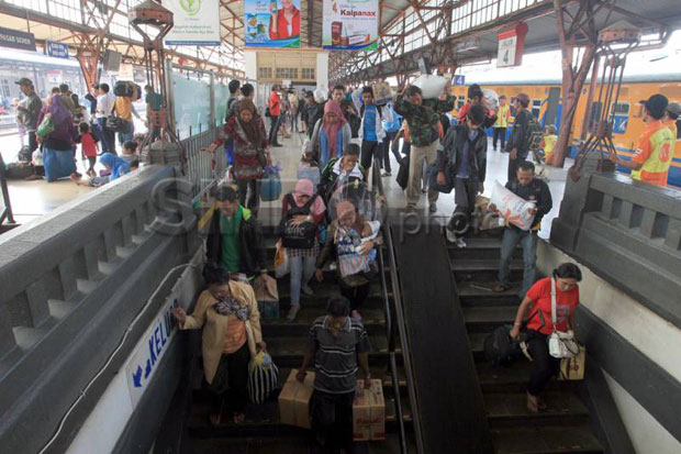 PT KAI Bangun Dua Stasiun...