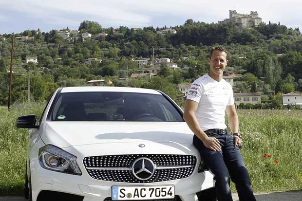 Mercedes Tetap Gandeng...