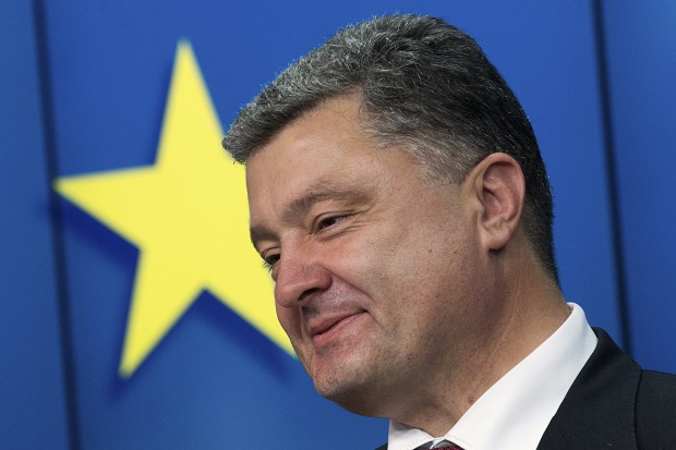 Poroshenko Pertimbangan...