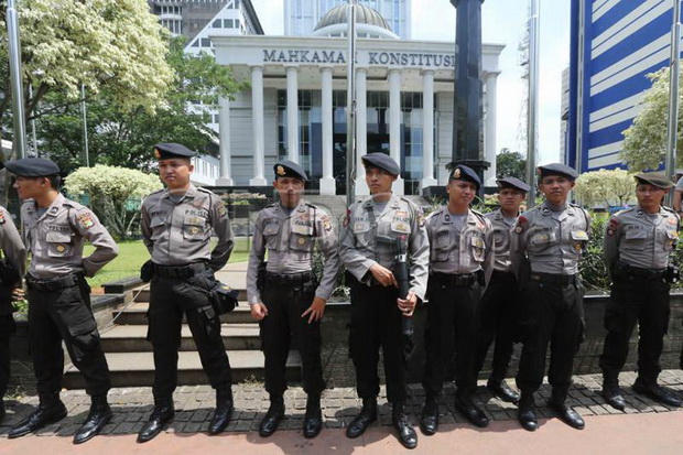 Aksi Damai Pendukung...