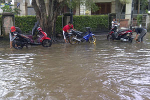 Hujan Deras, Jaksel...