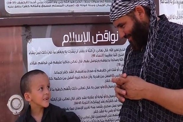 ISIS Doktrin Bocah Menjadi...