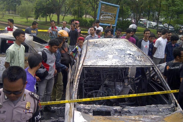 Tabrakan Maut, 3 Mobil...