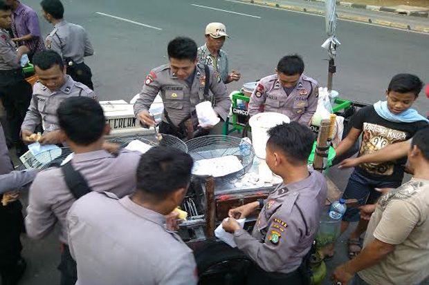 Demo di MK Selesai,...