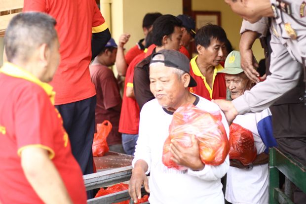 Menengok Ritual Sembayang...
