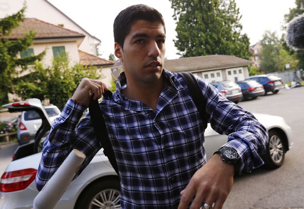 Suarez Boleh Nendang...