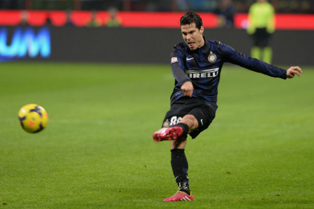 Hernanes: Inter Tengah...