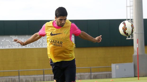 Senangnya Suarez Nendang...