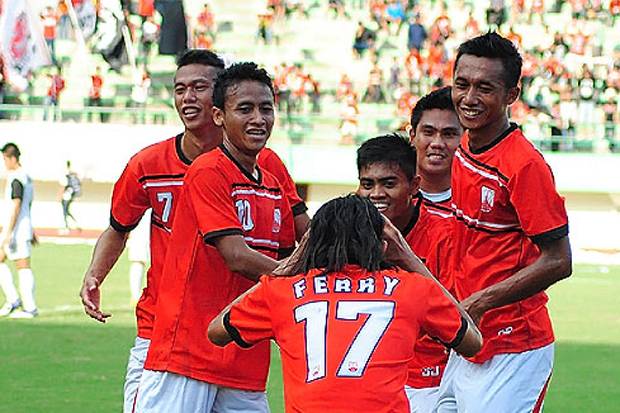 Tekuk Persipur, Persis...