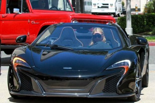 Paris Hilton Beli McLaren...