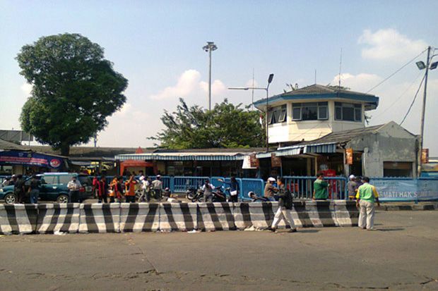 Empat Terminal di Jakarta...