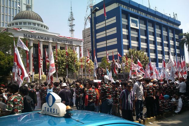 Jelang Putusan MK, Pendemo...