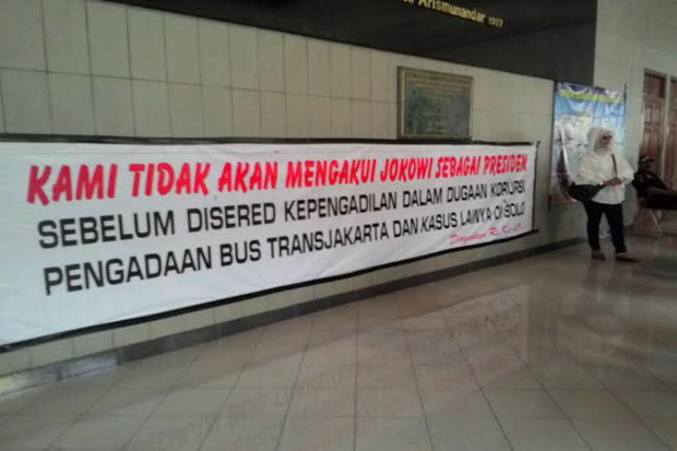 Spanduk Tolak Jokowi...