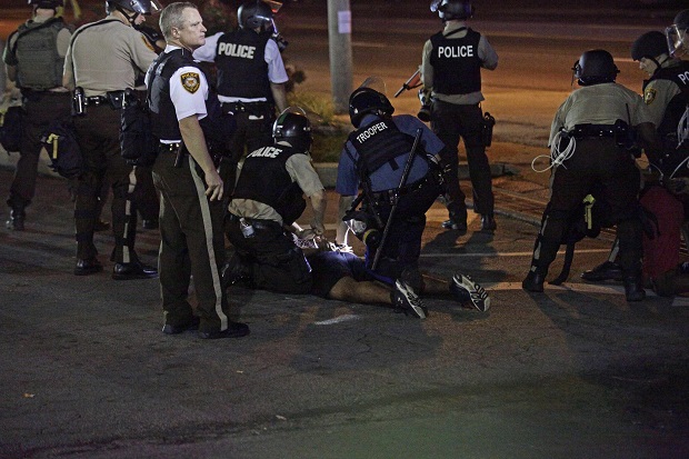 Ferguson Memanas, Obama...