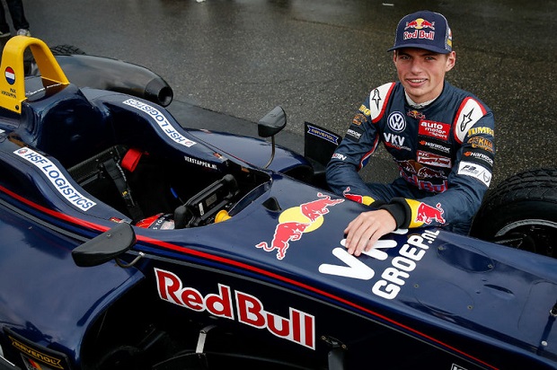 Toro Rosso Bajak Pembalap...