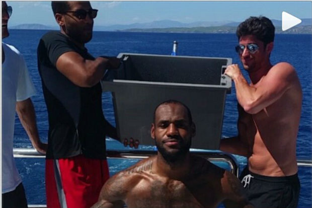 LeBron Tantang Obama...