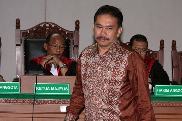 KPK Geledah Kantor Bupati...