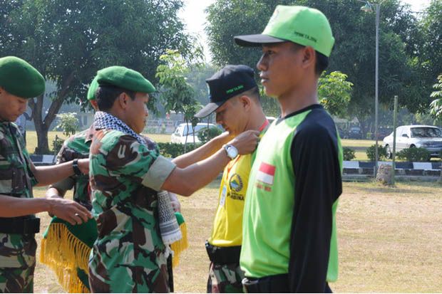 Puluhan Santri di Cirebon...