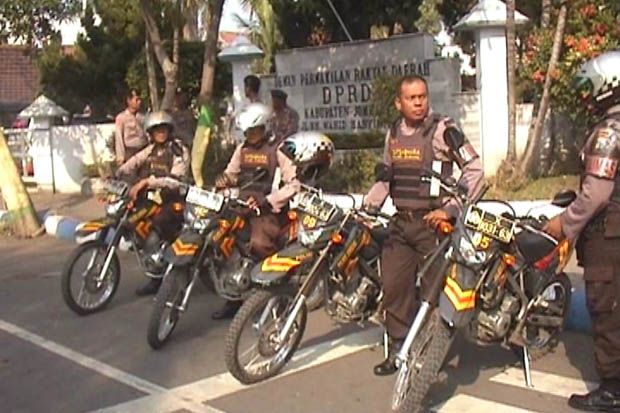 Ratusan Polisi Jaga...