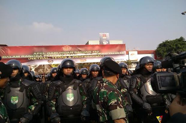 TNI Kerahkan Pasukan...