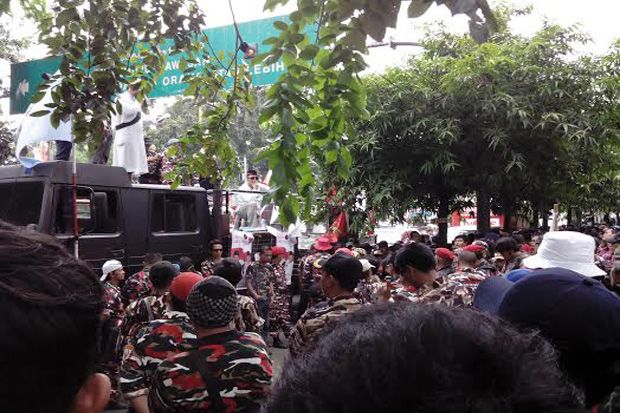 Unjuk Rasa Kubu Prabowo-Hatta...