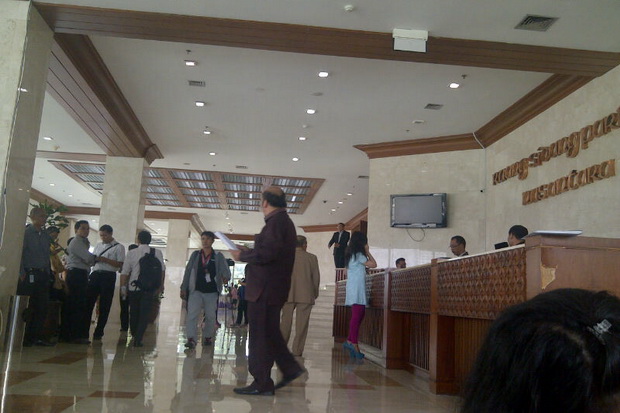Agenda Sidang Paripurna...