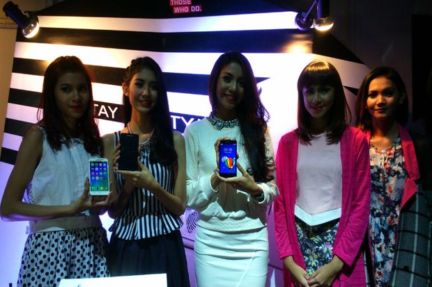 Lenovo Segera Bawa Smartphone...