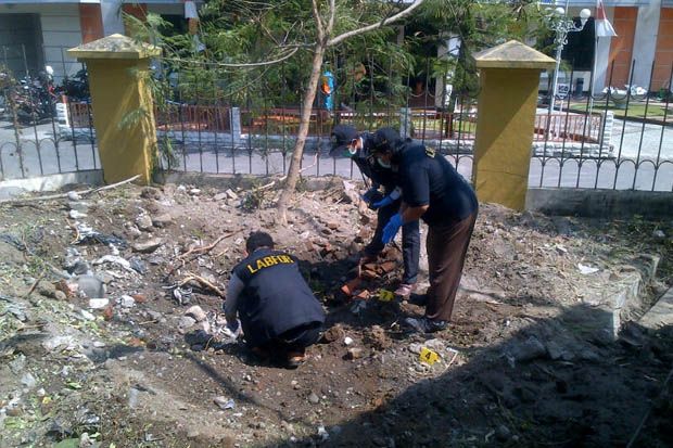 Barbuk Petasan Meledak,...