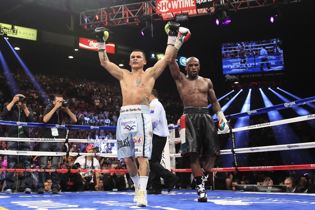 Maidana dan Mayweather...