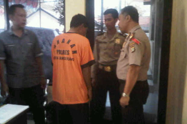 Tipu Warga, Mayor Gadungan...