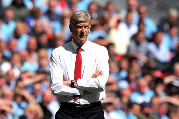 Arsenal Berburu Penyerang...