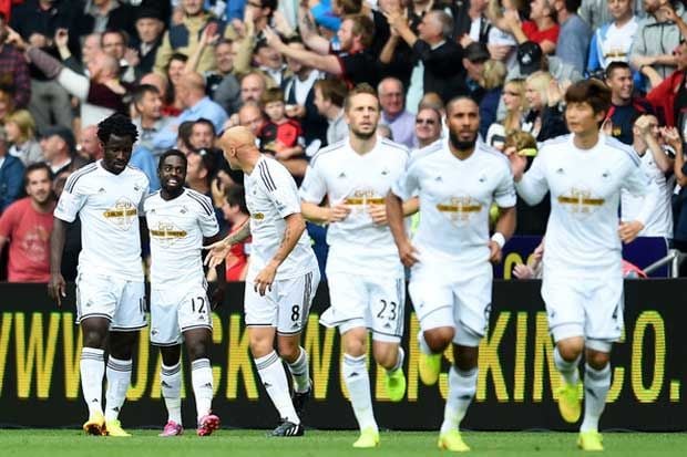 Newcastle Tertahan Dramatis,...