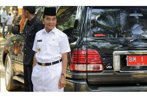 Gubernur Riau Sumpah...