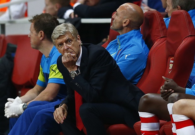 Wenger Bakal Beli Penyerang...